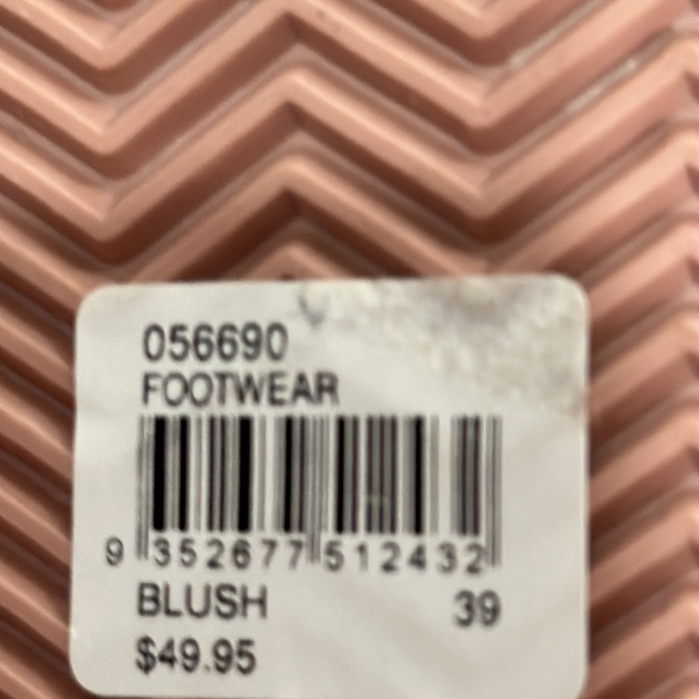 New Sportsgirl nude sneaker size 39 - Picture 4 of 5